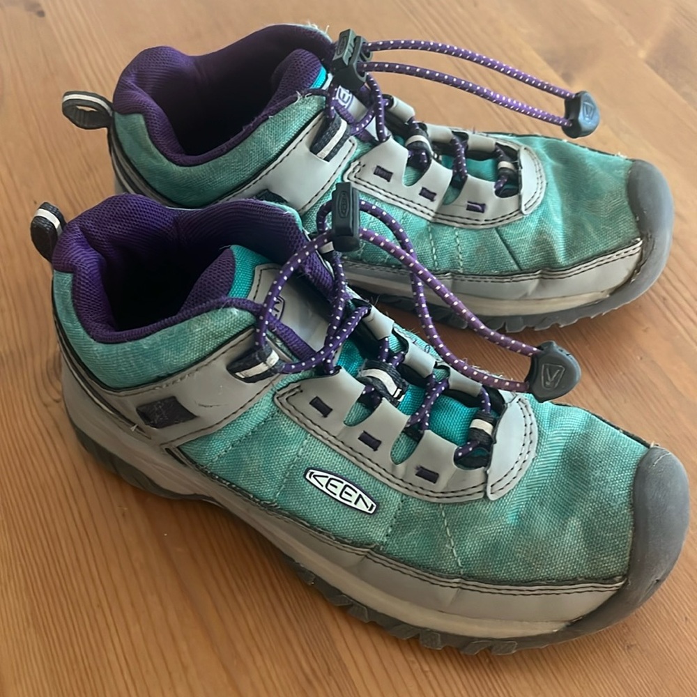 Keen kids Targhee low hiking shoes, teal and purple size 1